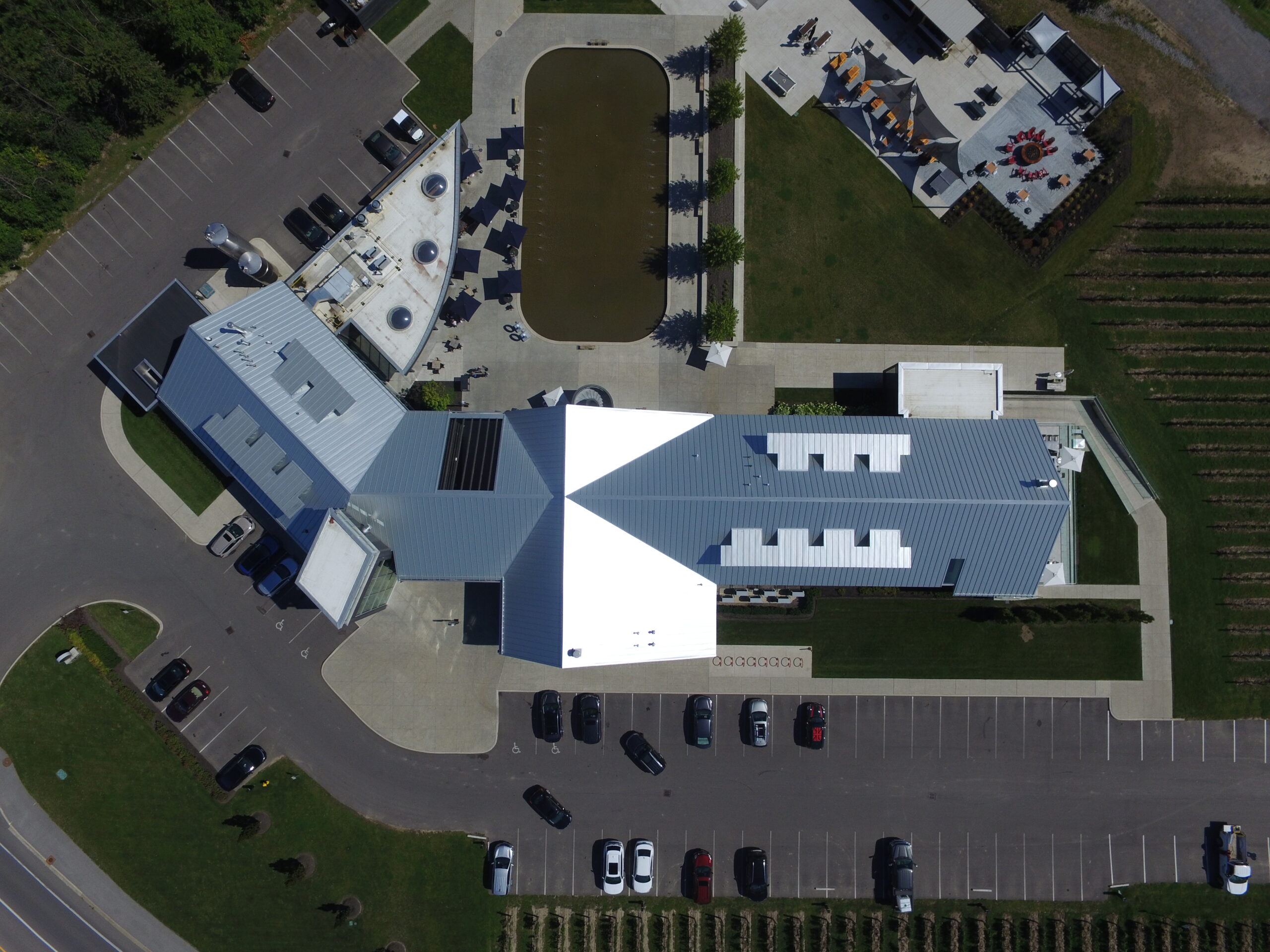 Wayne Gretzky Winery facility, Niagara-on-the-Lake Ontario Empire Roofing metal installation